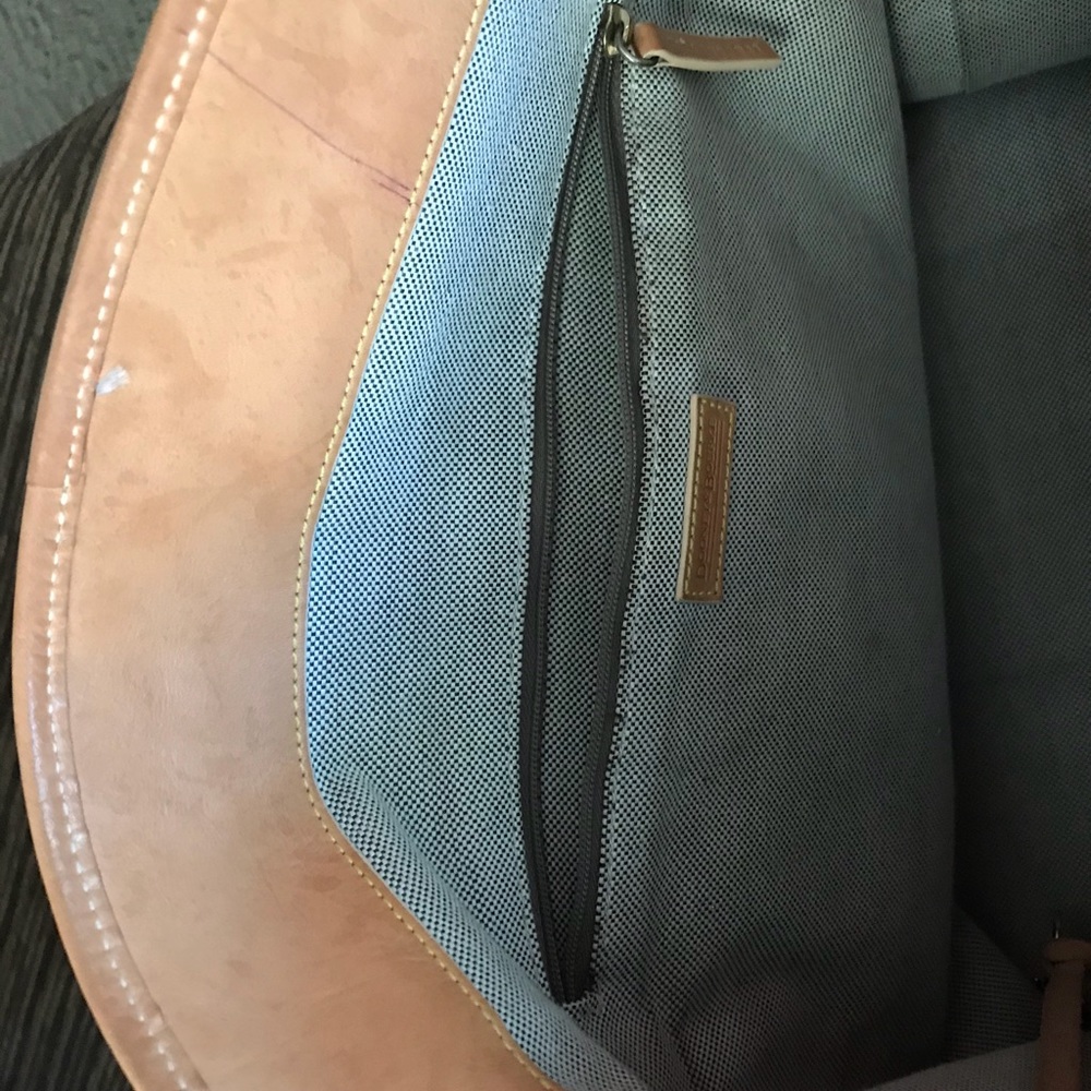 Dooney & Bourke - Picture 4 of 5